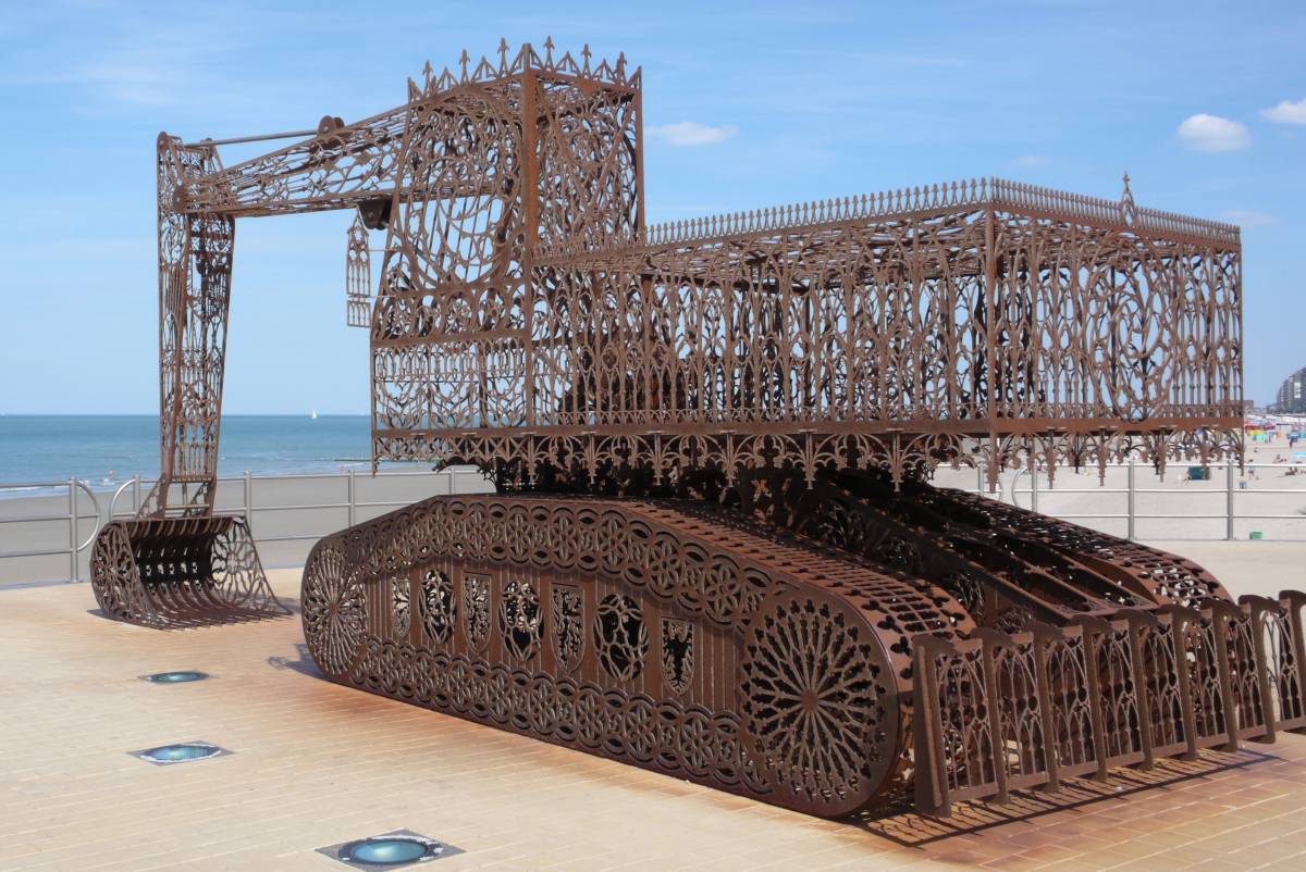 gothic digging machine (wim delvoye, oostende) gothic digging machine (wim delvoye, oostende)